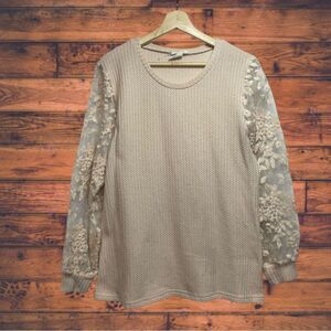 5 for $25🔥Grace & Emma Cream Lace Sleeve Long Sleeve T-Shirt Medium